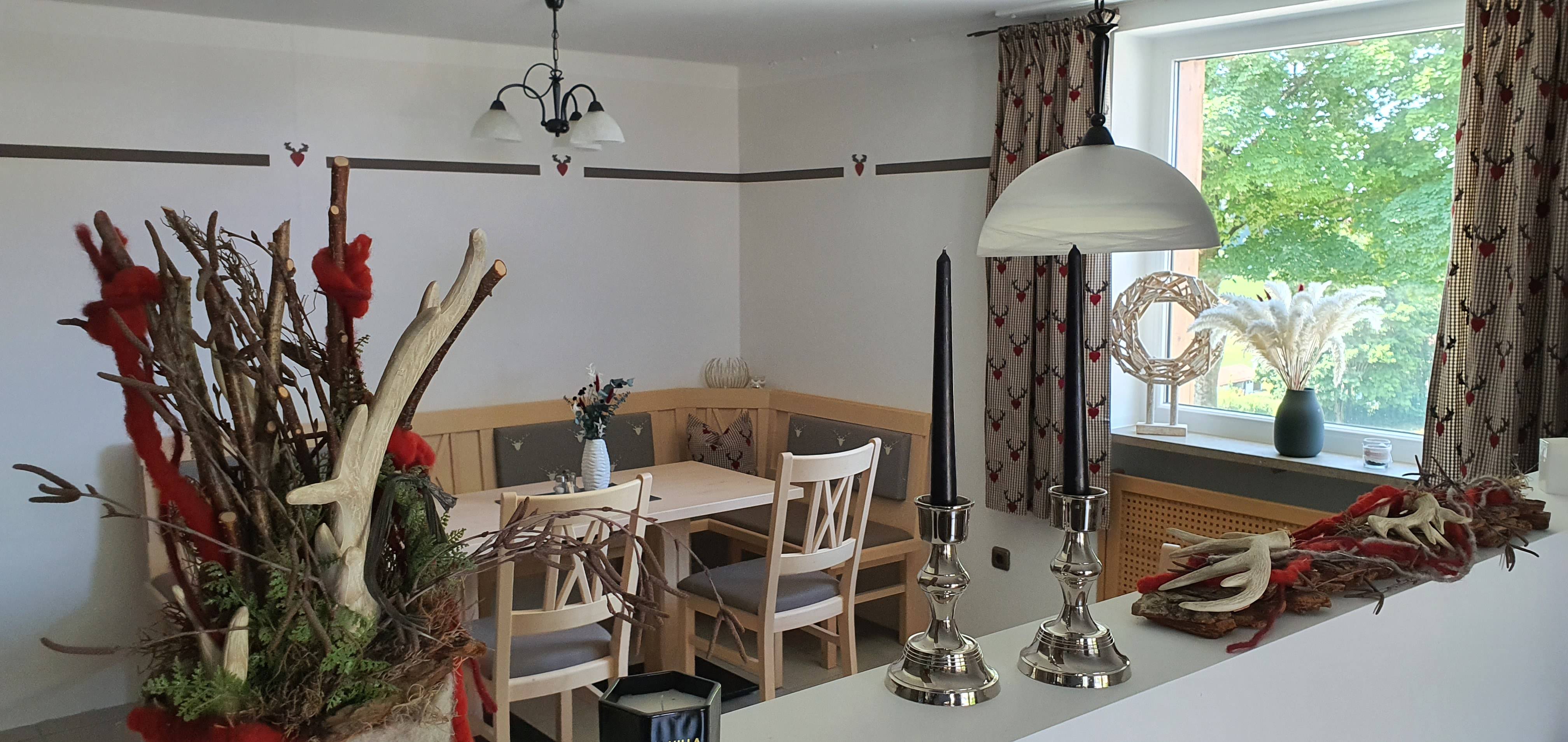 Gemütliche Eckback in Miahs Bistro in Untergriesbach