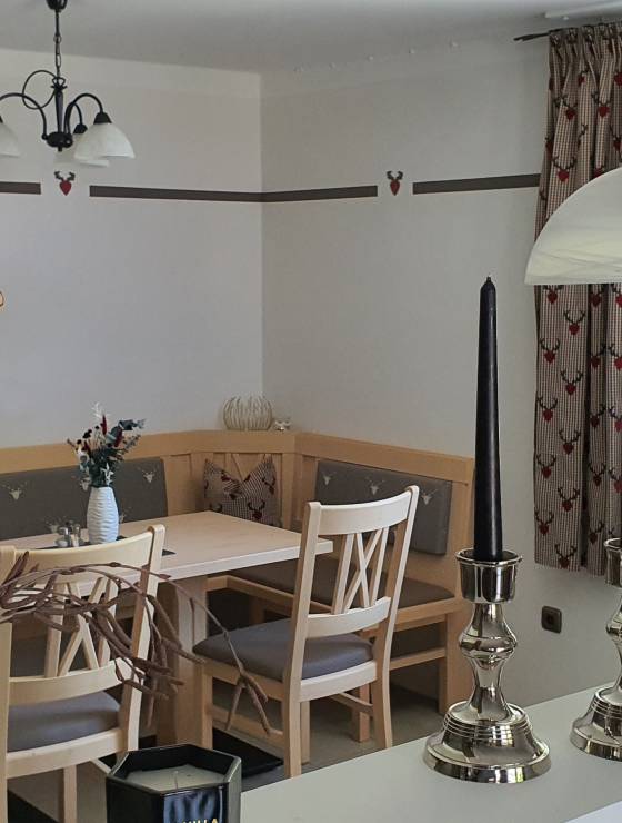 Gemütliche Eckback in Miahs Bistro in Untergriesbach