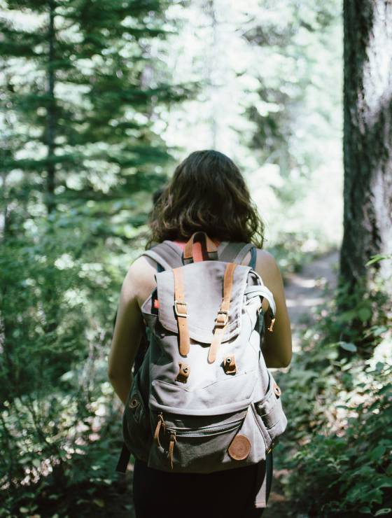 Wanderin im Wald